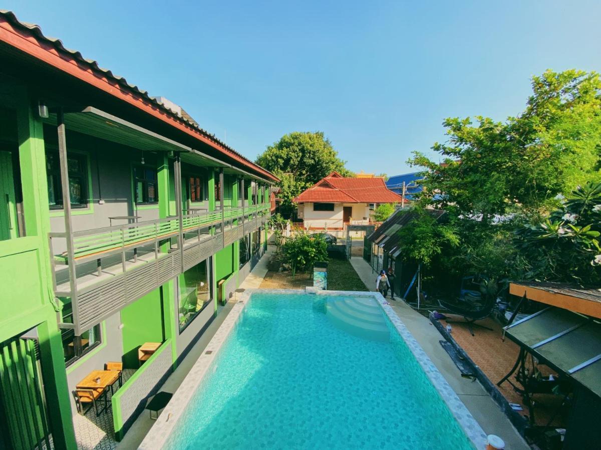 Chiangmai Moli Inn (Adults Only) Chiang Mai Exteriör bild