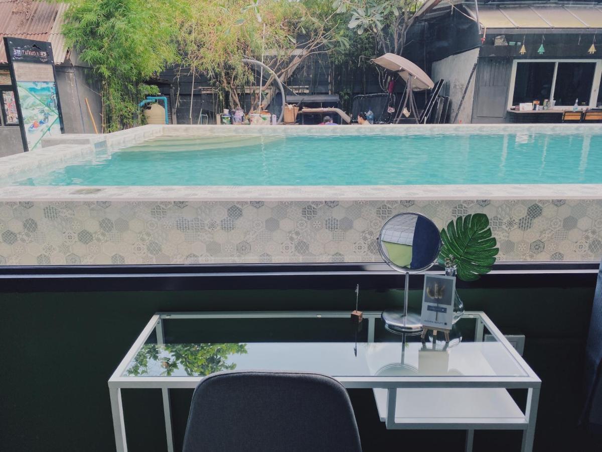 Chiangmai Moli Inn (Adults Only) Chiang Mai Exteriör bild
